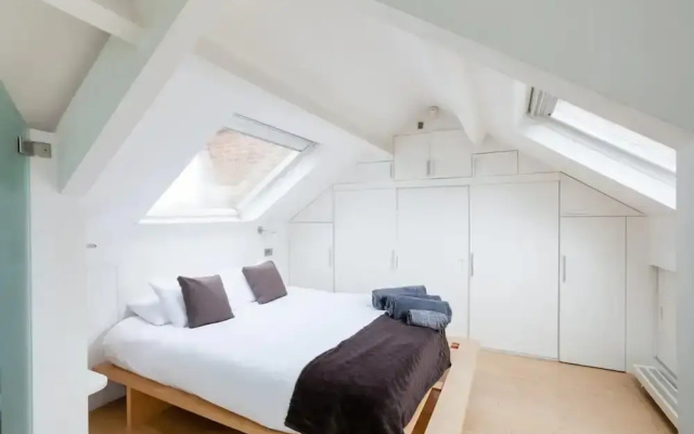 Knightsbridge Central 4th Floor Walk up- Penthouse