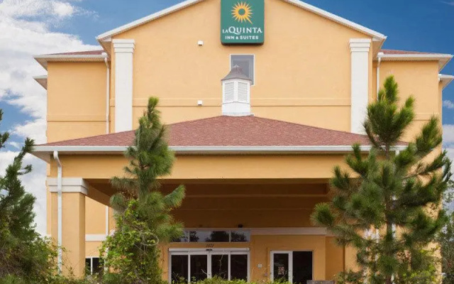 Comfort Suites
