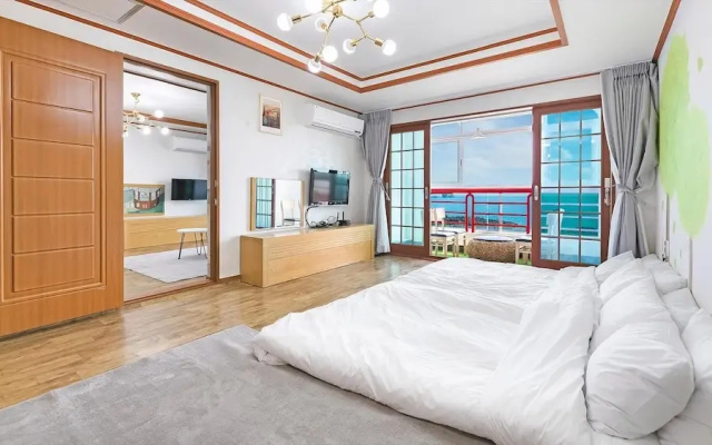 Jeju Badaaehyanggi Pension