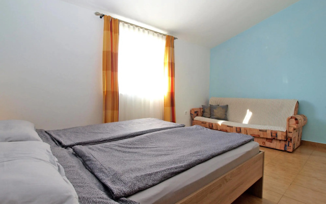 Apartment 1800