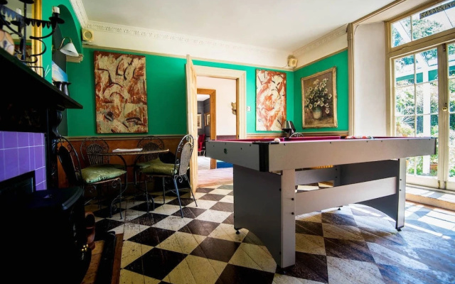 The Cors Country House
