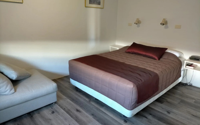 Country Motor Inn Singleton