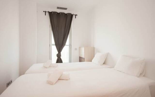 Отель Akira Flats Fira Gran Via Barcelona Оспиталет-де-Льобрегат вид на фасад