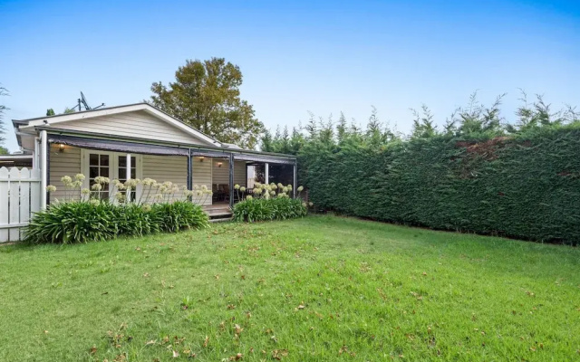 Lush 3-bed House Near the Beach