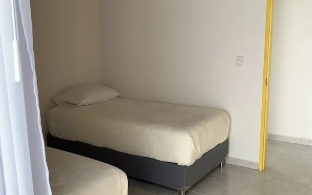 Apto muy bien ubicado- Home ARIS 401