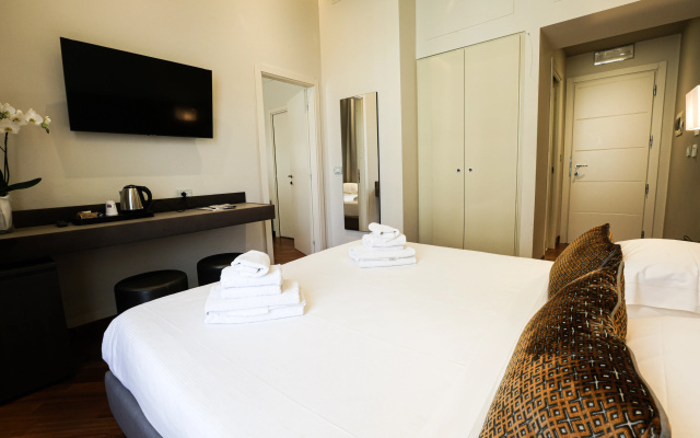 Hotel Embassy