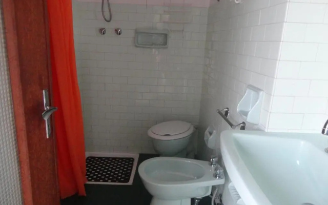 Via Urbani 10