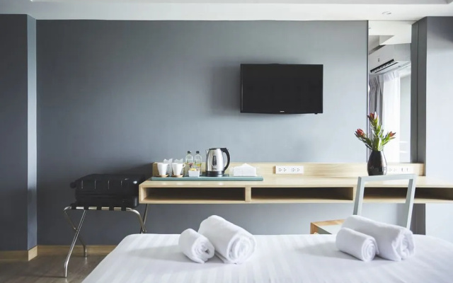 Siri Hotel And Residence Bearing