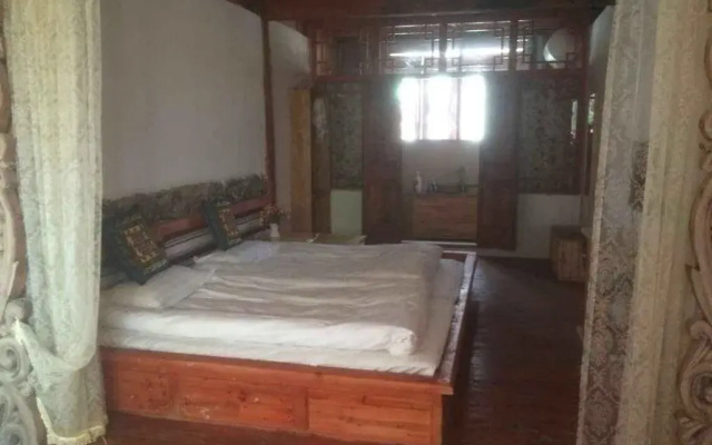 Yueliang Zhishang Hostel