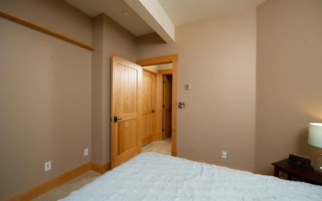 Schooner Creek Retreat