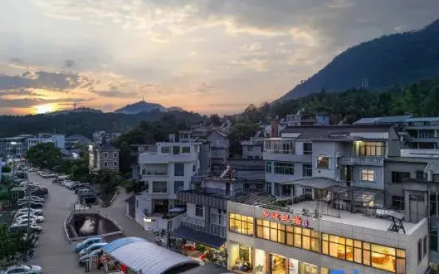 Tiantai Xiangtu Homestay (Guoqing Temple Scenic Area Branch)