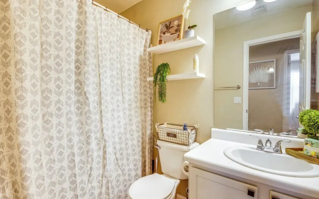 Fenced-in Pool & Patio: Gilbert Home!