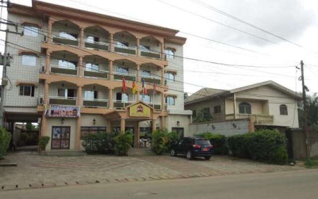 Hôtel Vallée des rois in Douala, Cameroon from 35$, photos, reviews - zenhotels.com hotel front