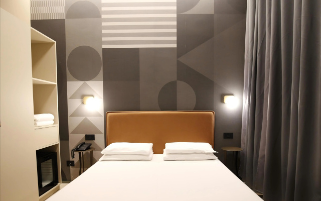 The B Place Hotel