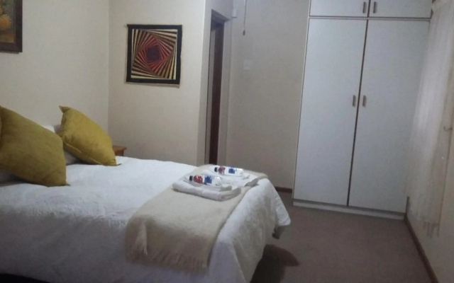 Die Tuis Huis Selfcatering Guesthouse
