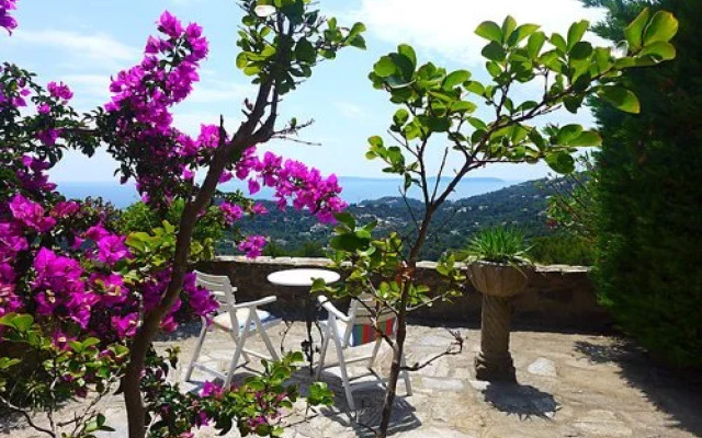 Village Les Fourches 25689