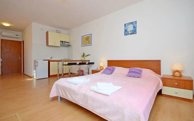 Apartments Luka