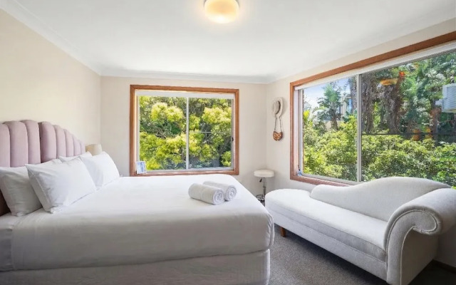Spacious Family Home With Iconic Views