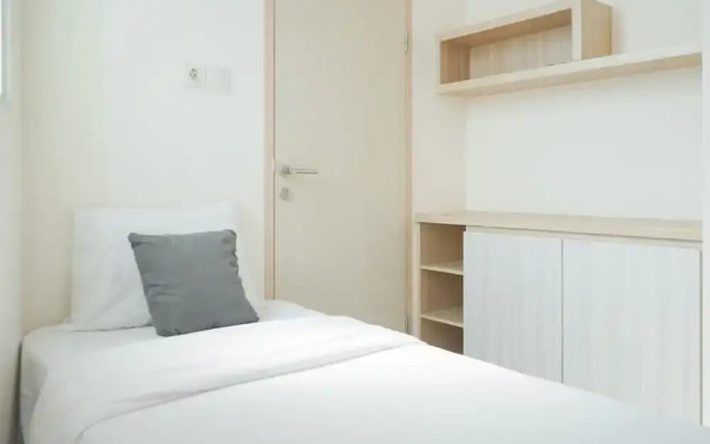 Modern Look And Homey 2Br Apartment Tree Park City Bsd
