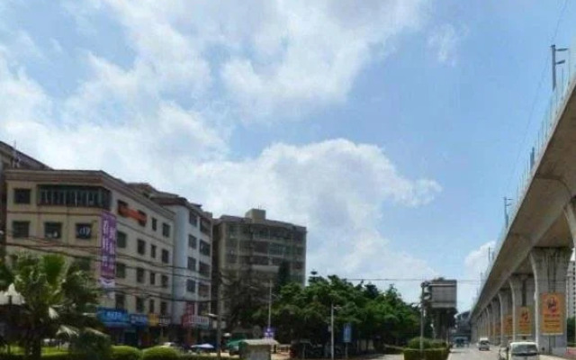 Huizhou Three Suns Hotel