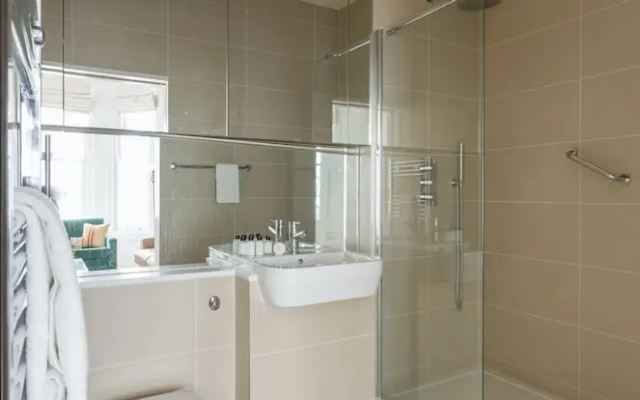 Marloes Road Lux 2 Bedrooms Apartment