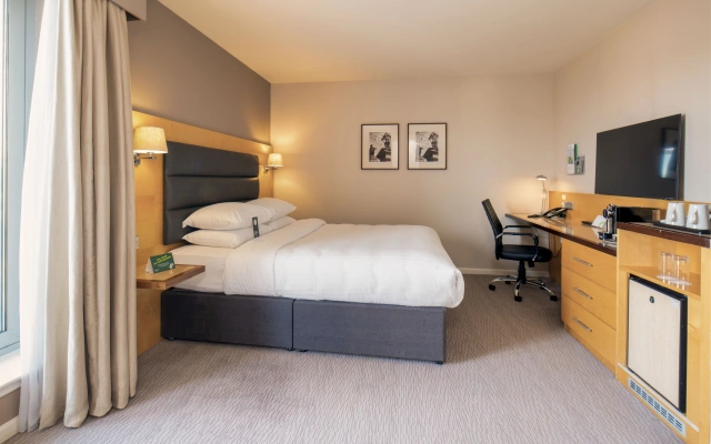 Holiday Inn London Brentford Lock by IHG