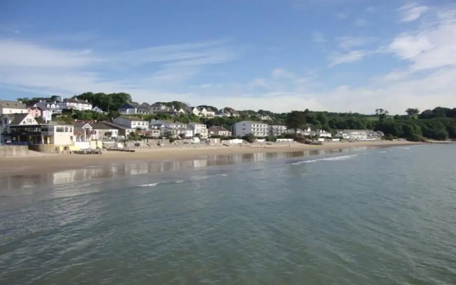 Modern Holiday Home in Saundersfoot With Garden