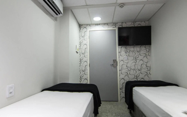 Compacto Hotel