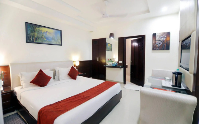 Taj Inn Hotel