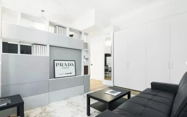 Acquileia - Stylish Loft Steps From Corso Magenta