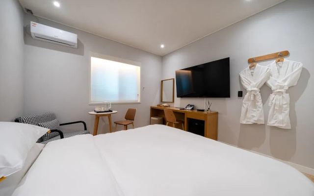 Mono Hotel