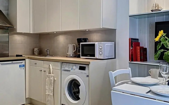 Charming flat in Old Antibes - 50m from the sea
