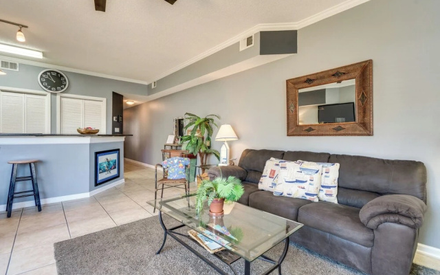Destin Ground-level Condo w/ Private Beach Access