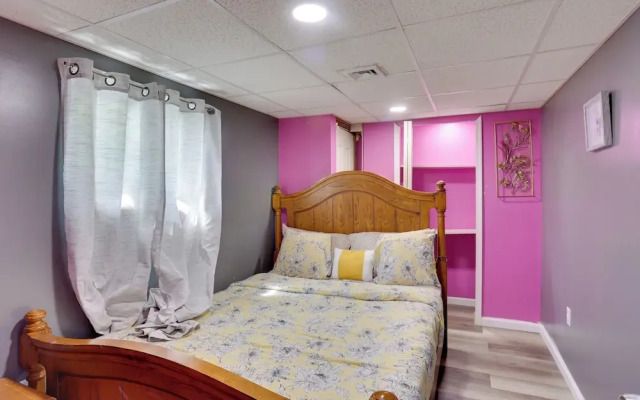 9 Mi to Midtown: Convenient Harrisburg Apt