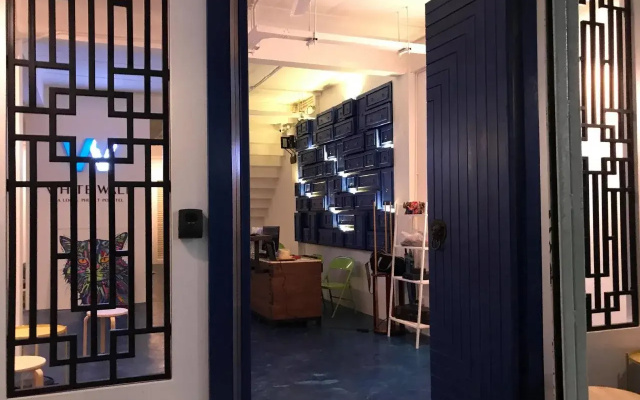 White Wall Poshtel - Hostel