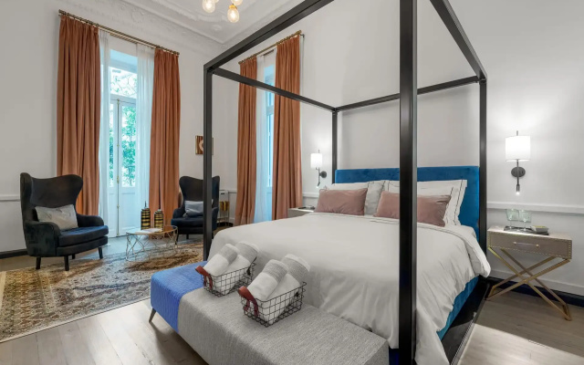 2 Mazi Suites