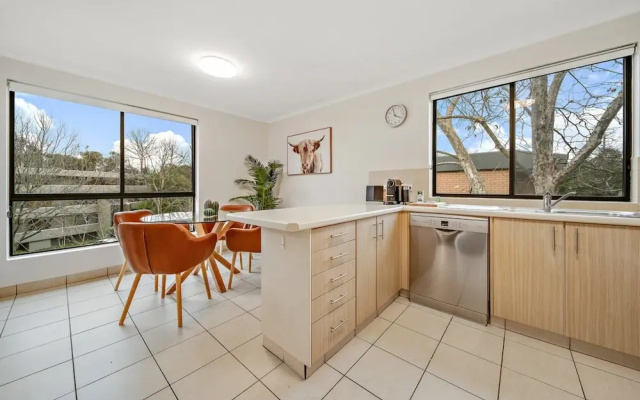 2-bed With Pool, Bbq, Tennis Court & Parking