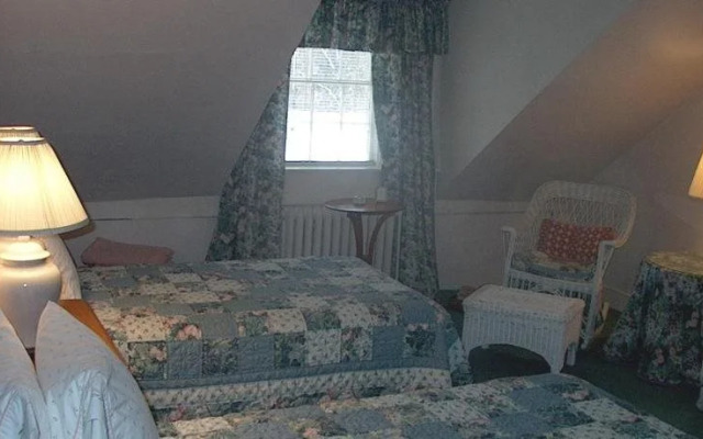 The Charleston House Bed & Breakfast