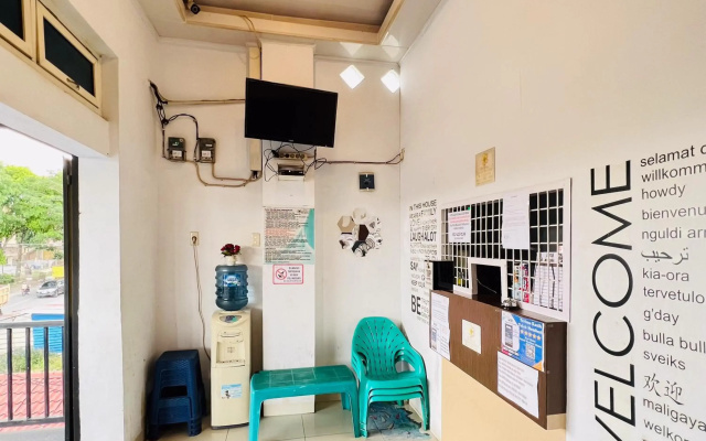 OYO 89995 Damai Guest House