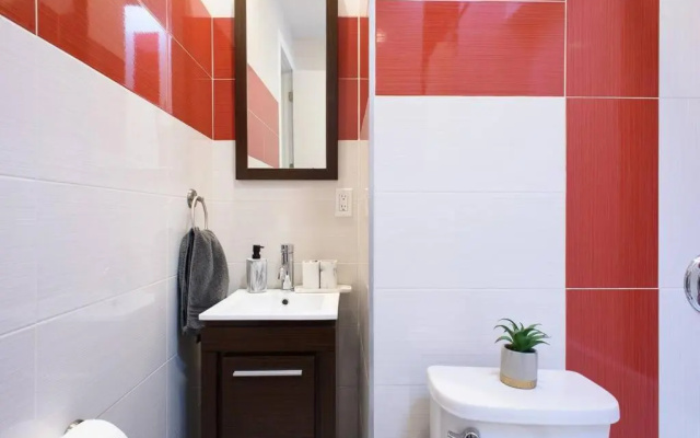 24-17 Renovated Studio Prime Location WD