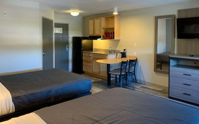 Suburban Studios near Panama City Beach