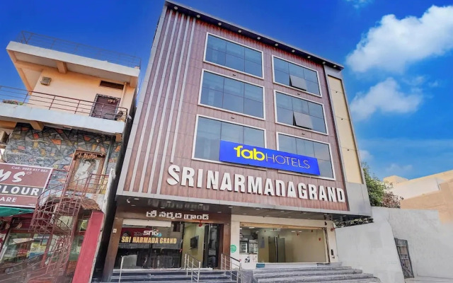 Fabhotel Sri Narmada Grand