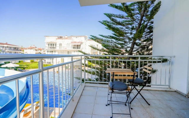 Comfy Flat With Shared Pool in Belek