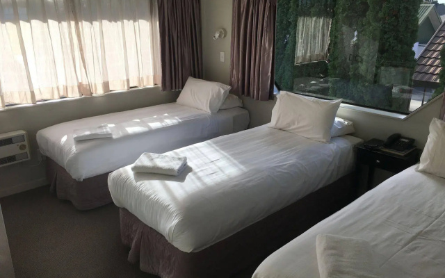Aloha Lodge Beachside Accommodation