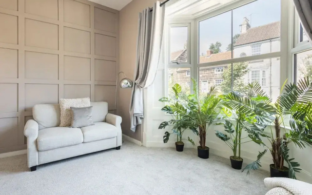Host Stay High Street