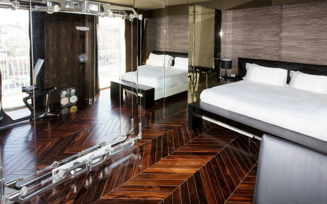 LHotel