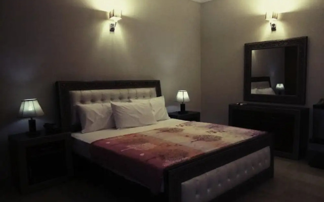 Royal Galaxy Guest House