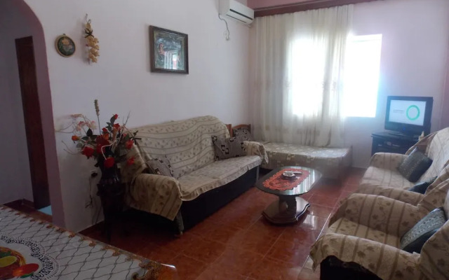 Detjon Beach Apartments