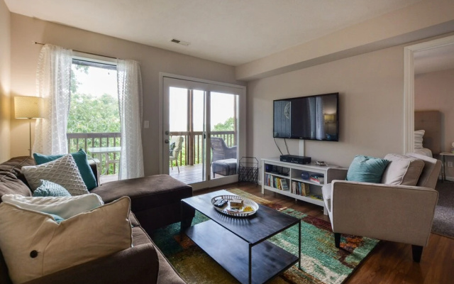 Branson Treehouse Retreat 2 Bedroom Condo