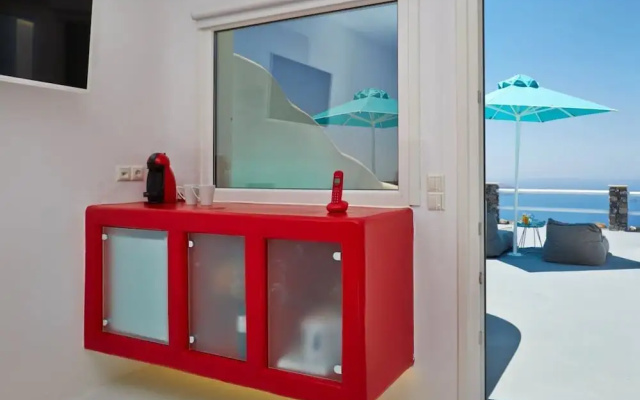Adore Santorini